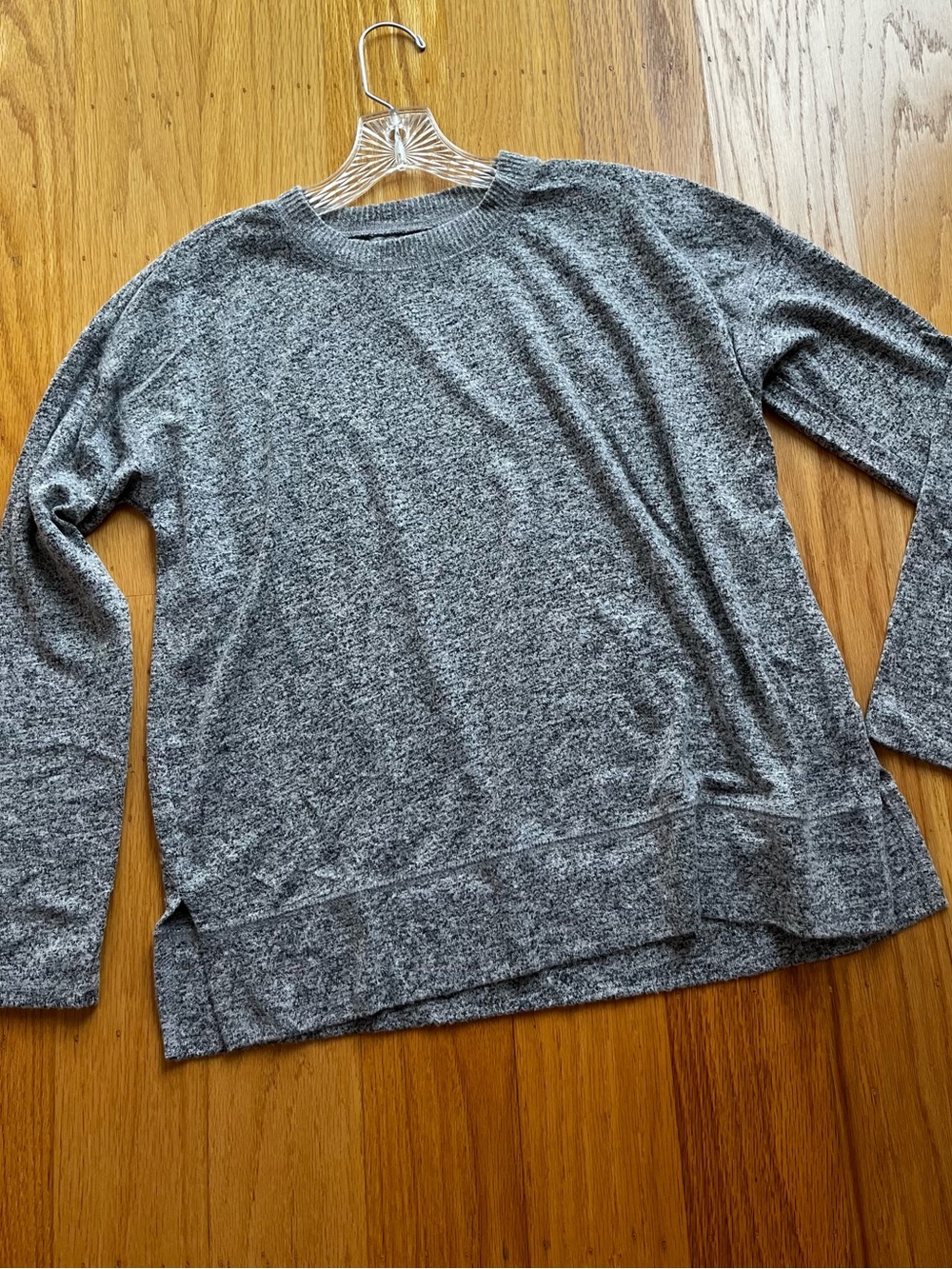 Lucky Brand Heather Gray long sleeve soft Crewneck Pullover size small